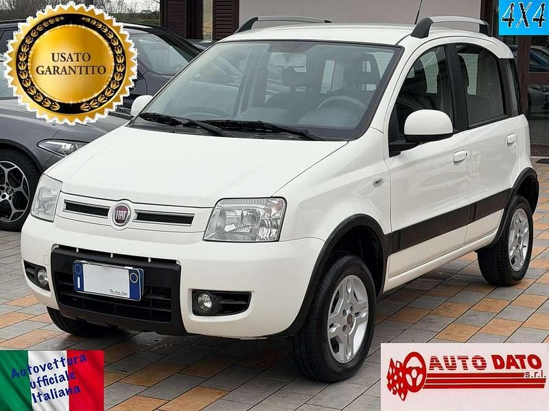 Usata Fiat Panda 4x4 Climbing 75 CV (55 kW) 2011 Bianco divino Utilitaria