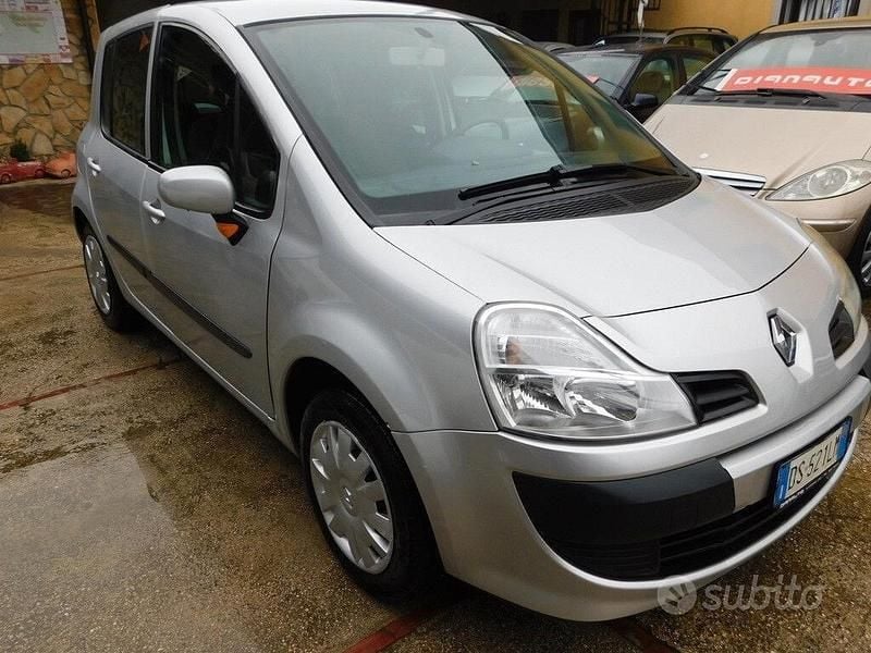 Usata Renault Modus 70 CV (51 kW) 2008 Grigio Monovolume