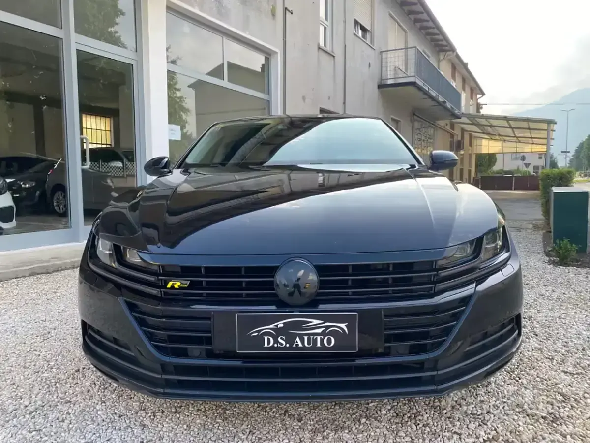 Usata VW Arteon 190 CV (139 kW) 2017 Nero Utilitaria