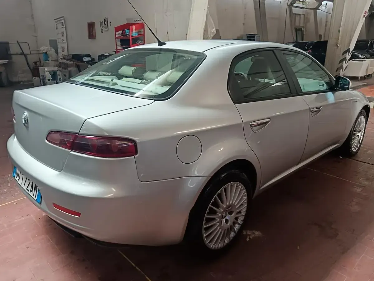 Usata Alfa Romeo 159 Exclusive 150 CV (110 kW) 2006 Grigio Berlina