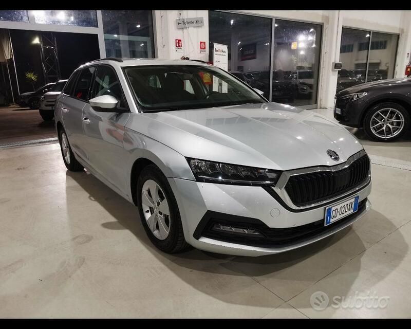 Argento Usata 2021 Skoda Octavia Ambition Station wagon | 19.500 € (Buon prezzo) - Immagine 1/4