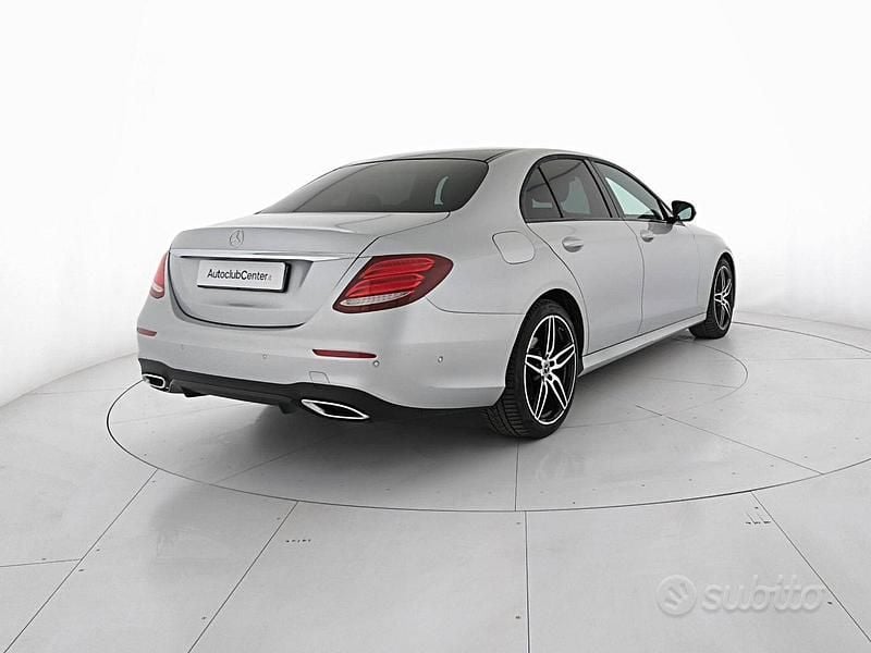 Usata Mercedes E220 Premium 194 CV (142 kW) 2020 Grigio Berlina