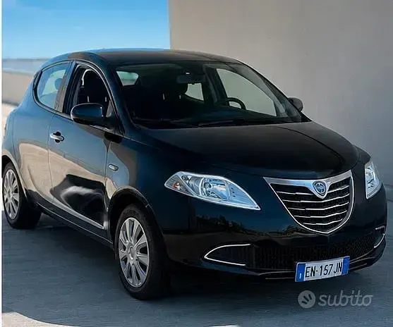 Usata Lancia Ypsilon 95 CV (69 kW) 2012 Nero Utilitaria