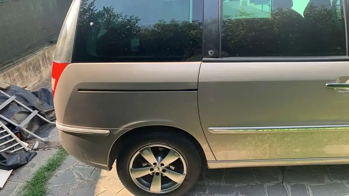 Usata Lancia Phedra 170 CV (125 kW) 2009 Bronzo Monovolume