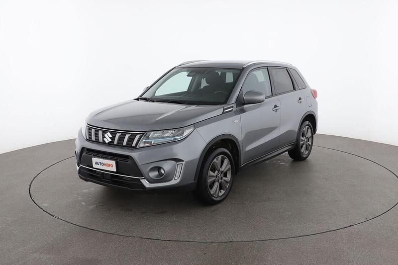 Grigio Usata 2022 Suzuki Vitara Cool SUV | 16.999 € (Buon prezzo) - Immagine 1/3