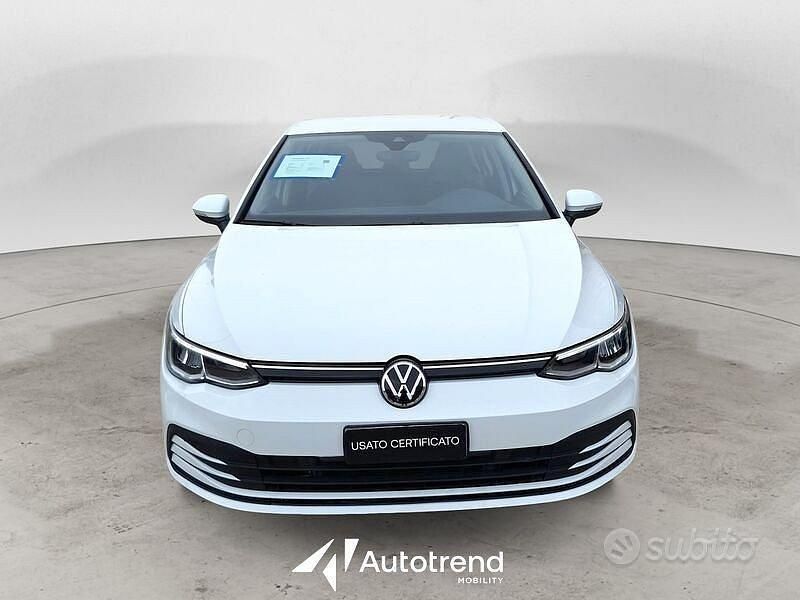 Usata VW Golf VII Life 115 CV (84 kW) 2021 Bianco Utilitaria