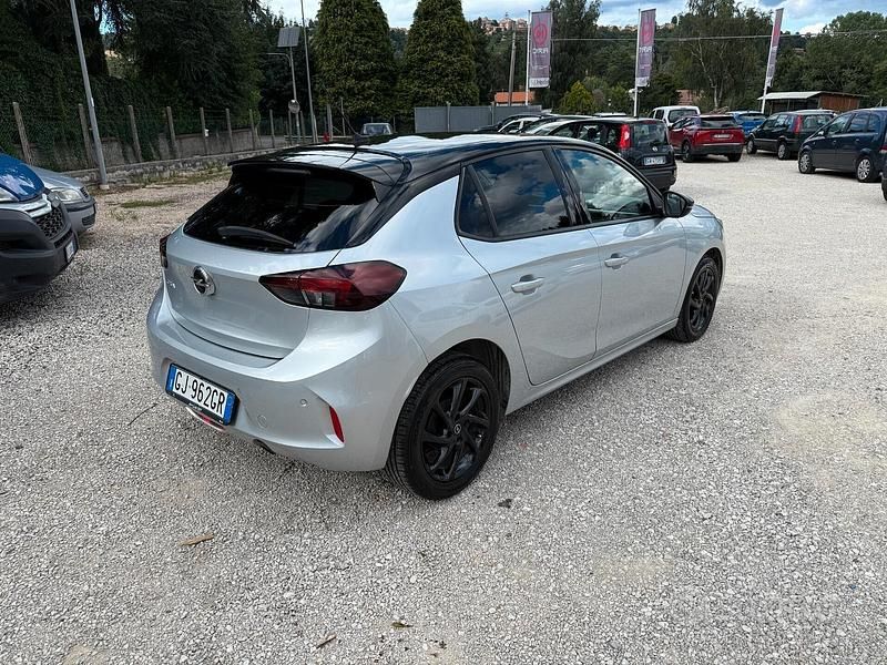 Usata Opel Corsa Design & Tech 75 CV (55 kW) 2022 Grigio Utilitaria