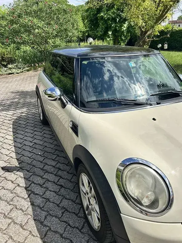 Usata Mini Cooper D 111 CV (81 kW) 2010 Utilitaria