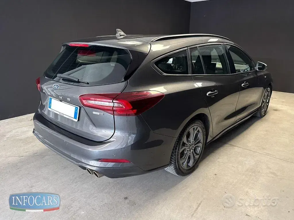 Usata Ford Focus ST 155 CV (114 kW) 2023 Grigio Station wagon