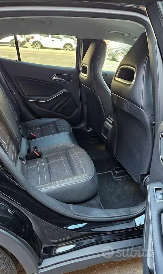 Usata Mercedes GLA200 136 CV (100 kW) 2016 Nero SUV
