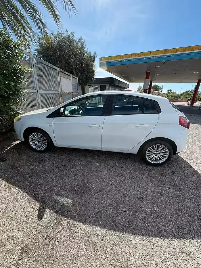 Usata Fiat Bravo 90 CV (66 kW) 2011 Utilitaria