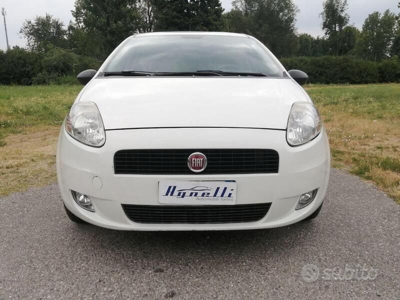 Usata Fiat Grande Punto 75 CV (55 kW) 2013 Bianco Utilitaria