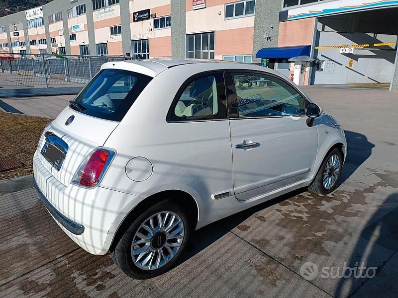 Bianco Usata 2014 Fiat 500 Tre volumi | 8500 € (Buon prezzo) - Immagine 1/4
