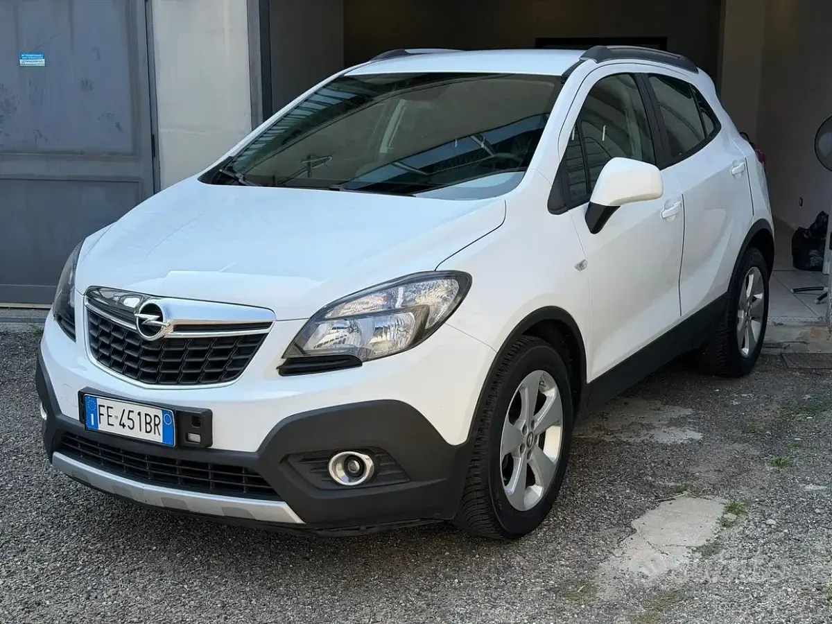 Usata Opel Mokka Cosmo 116 CV (85 kW) 2016 Bianco SUV