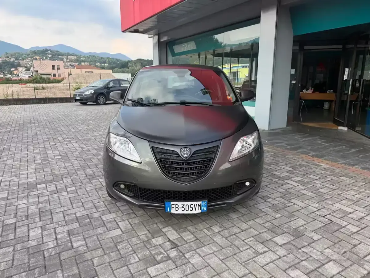 Usata Lancia Ypsilon S 69 CV (50 kW) 2014 Grigio Utilitaria