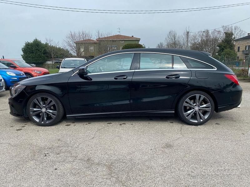 Usata Mercedes CLA200 Premium 136 CV (100 kW) 2015 Nero Station wagon