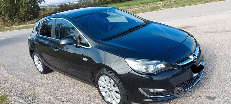 Usata Opel Astra 120 CV (88 kW) 2013 Berlina