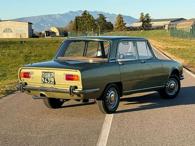 Usata Alfa Romeo 1750 118 CV (86 kW) 1969 Oliva Berlina