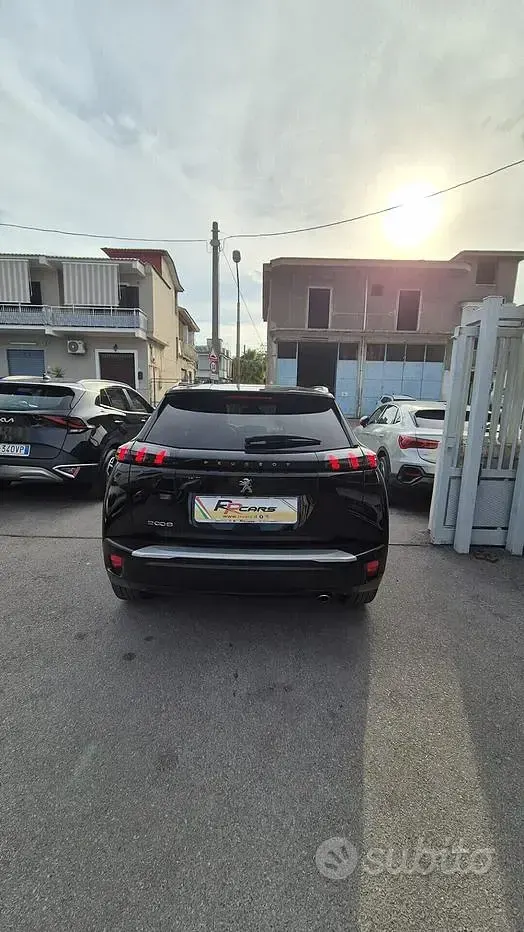 Usata Peugeot 2008 Allure 131 CV (96 kW) 2023 Nero SUV