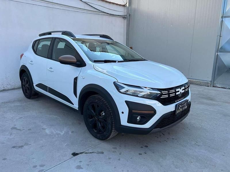 Usata Dacia Sandero Stepway 101 CV (74 kW) 2024 Bianco Utilitaria