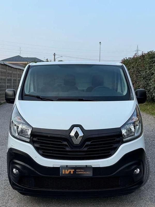 Bianco Usata 2017 Renault Trafic Monovolume | 10.400 € (Super prezzo) - Immagine 1/4