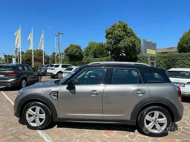 Usata Mini Cooper D Countryman 150 CV (110 kW) 2017 Grigio SUV