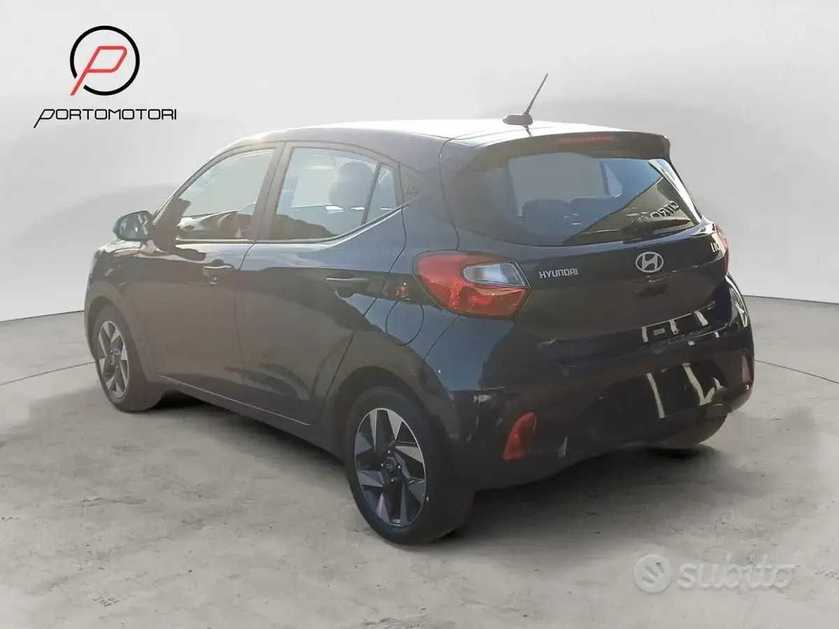 Nuova Hyundai i10 63 CV (46 kW) 2025 Grigio Utilitaria