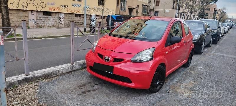 Usata Toyota Aygo 68 CV (50 kW) 2008 Rosso Utilitaria