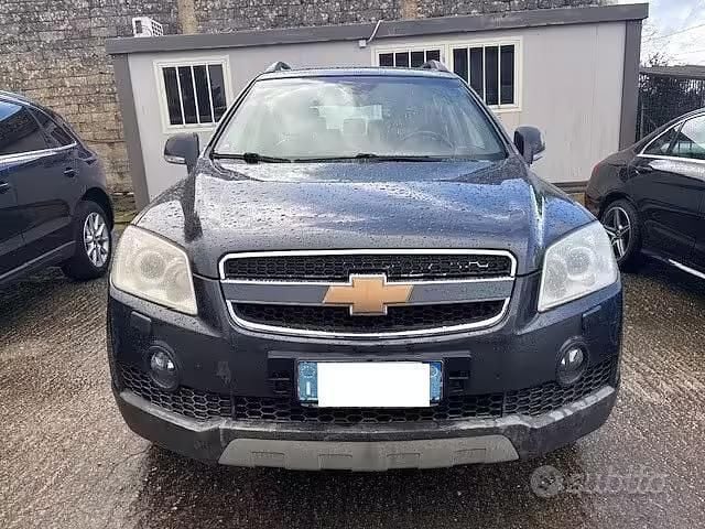 Usata Chevrolet Captiva 150 CV (110 kW) 2008 Blu SUV