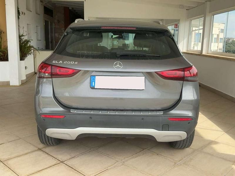Usata Mercedes GLA200 150 CV (110 kW) 2023 Grigio SUV