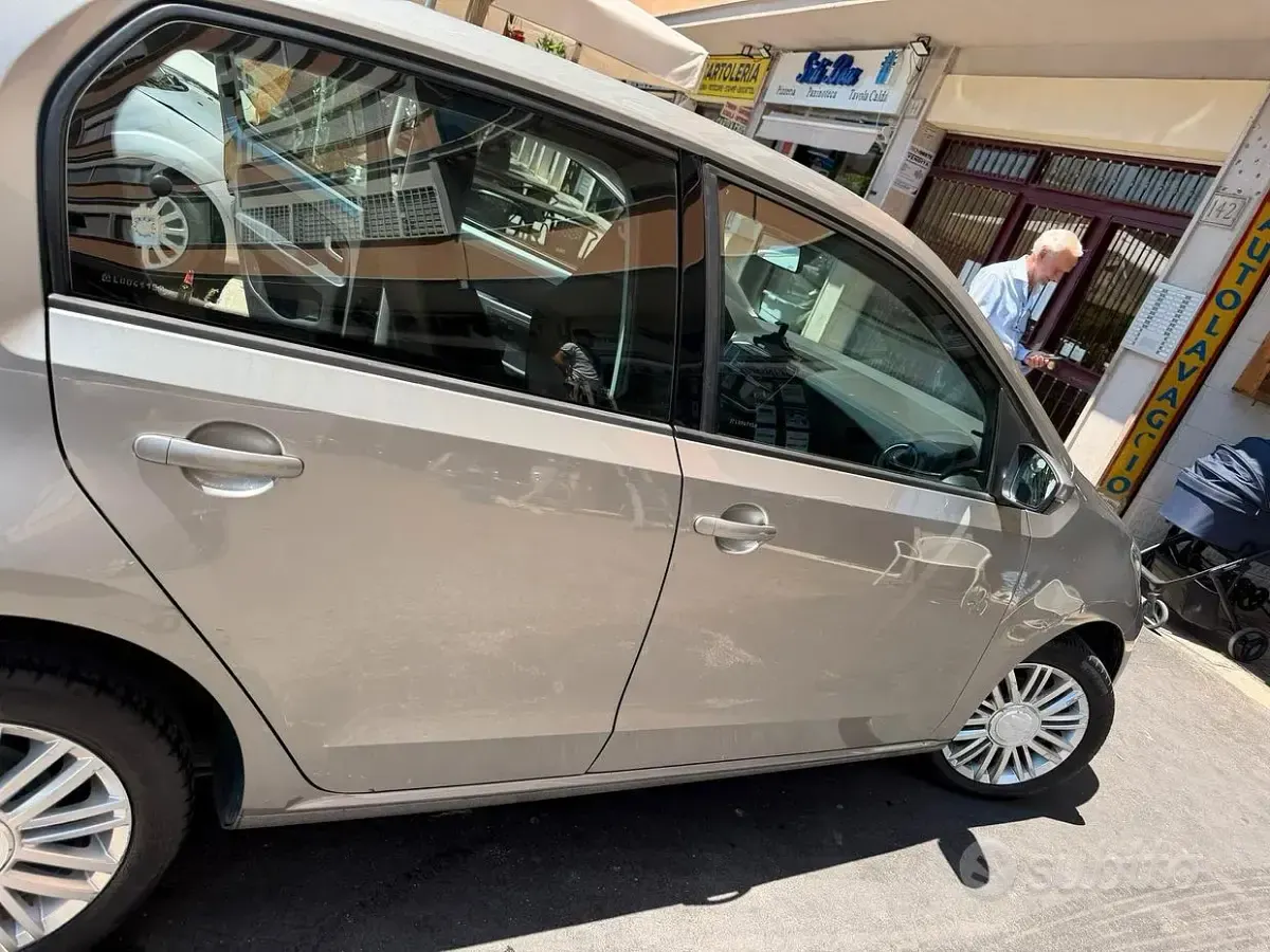 Usata VW up! 60 CV (44 kW) 2020 Grigio Utilitaria