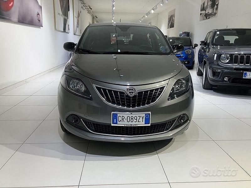 Usata Lancia Ypsilon S 69 CV (50 kW) 2024 Grigio Utilitaria