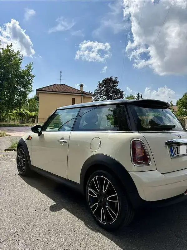 Usata Mini Cooper D 112 CV (82 kW) 2010 Utilitaria