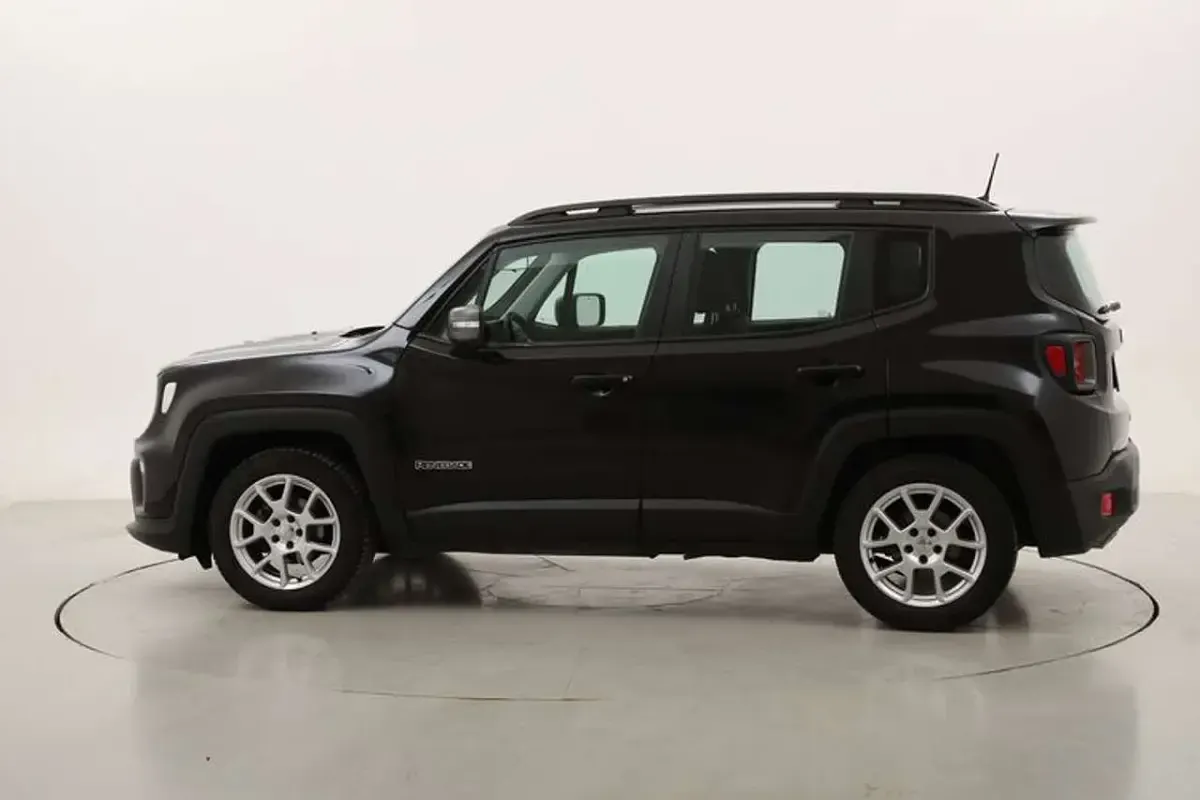 Begagnad Jeep Renegade Limited 131 HK (96 kW) 2021 Svart SUV