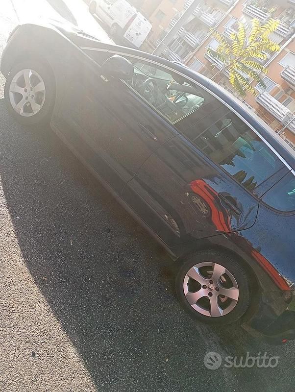 Nero Usata 2011 Peugeot 3008 Station wagon | 2000 € (Buon prezzo) - Immagine 1/4