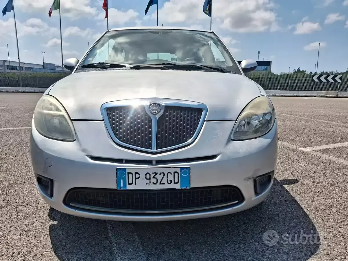 Usata Lancia Ypsilon 60 CV (44 kW) 2008 Grigio Utilitaria