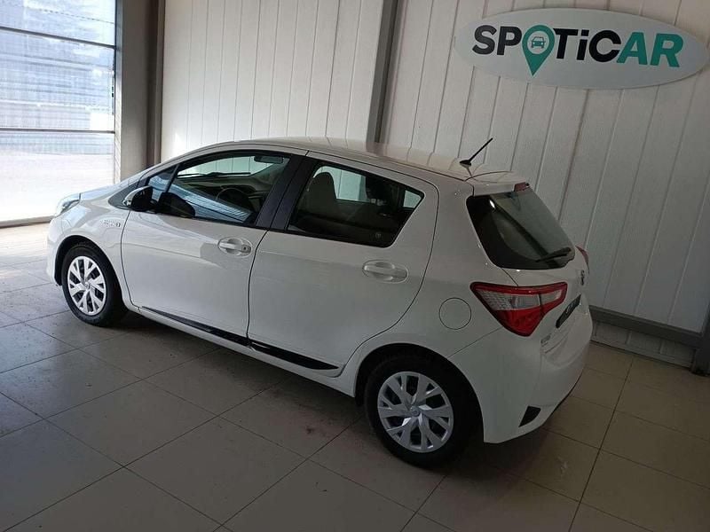 Usata Toyota Yaris Hybrid Active 101 CV (74 kW) 2019 Bianco Utilitaria