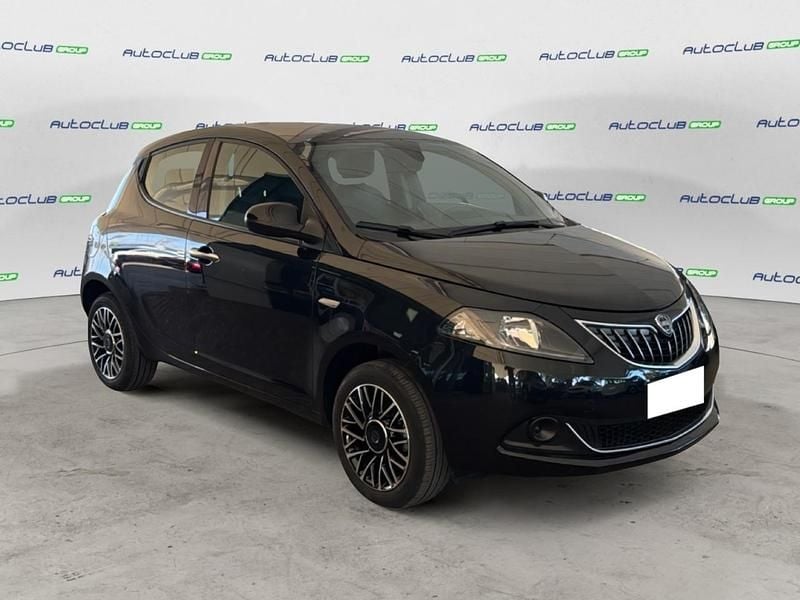 Usata Lancia Ypsilon S 70 CV (51 kW) 2024 Nero Utilitaria