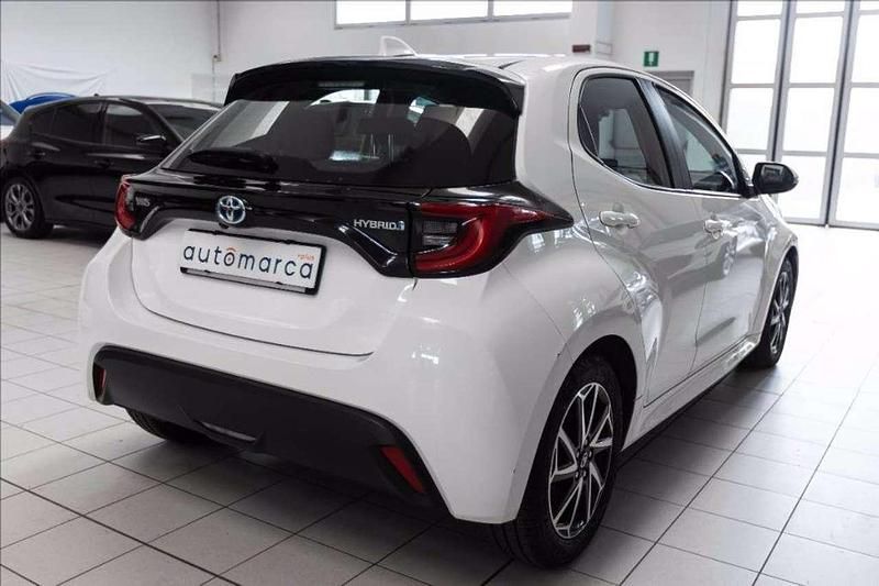 Usata Toyota Yaris Hybrid Business Edition 116 CV (85 kW) 2022 Bianco Berlina