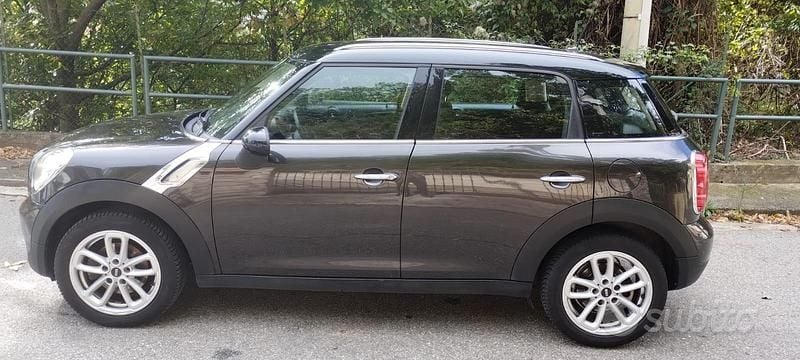 Usata Mini Cooper 111 CV (81 kW) 2016 Marrone Utilitaria