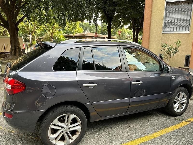 Usata Renault Koleos 150 CV (110 kW) 2011 Grigio SUV