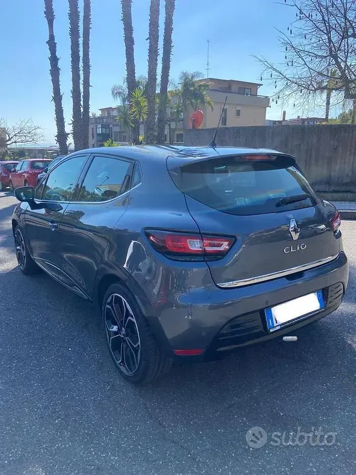 Usata Renault Clio 90 CV (66 kW) 2018 Grigio Utilitaria
