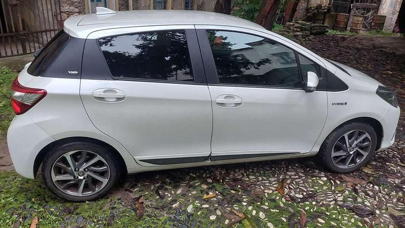 Usata Toyota Yaris Hybrid 73 CV (53 kW) 2019 Berlina