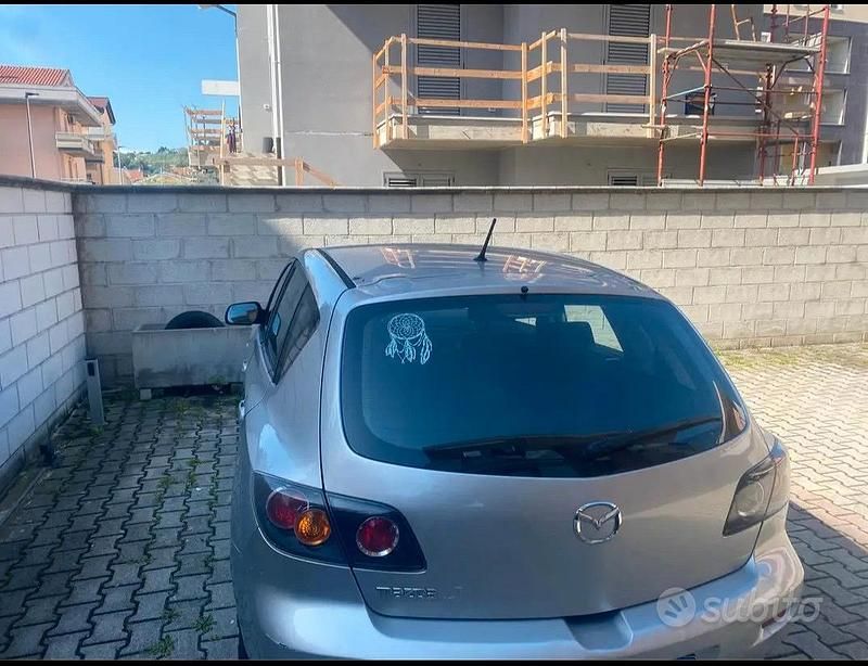 Begagnad Mazda 3 109 HK (80 kW) 2003 Grå Sedan