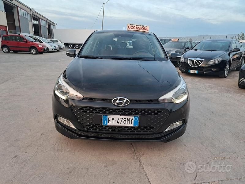 Usata Hyundai i20 75 CV (55 kW) 2015 Nero Berlina