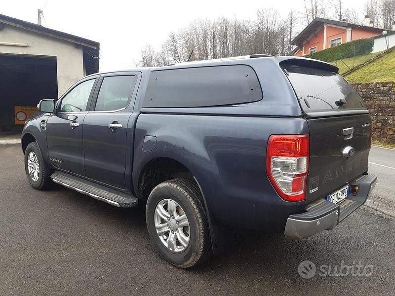 Usata Ford Ranger Limited 213 CV (156 kW) 2021 Grigio Pick-up