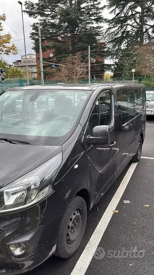 Usata Opel Vivaro 122 CV (89 kW) 2018 Nero Monovolume
