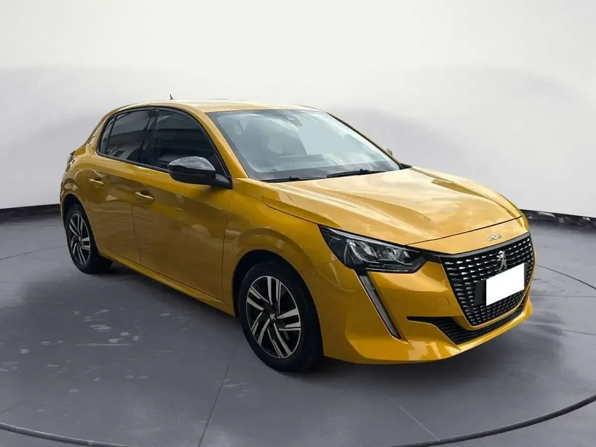 Usata Peugeot 208 Allure 101 CV (74 kW) 2022 Giallo Utilitaria