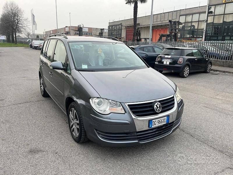 Usata VW Touran Highline 105 CV (77 kW) 2007 Grigio Monovolume