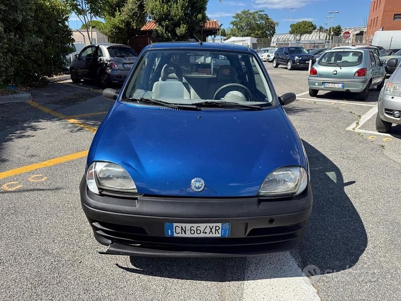 Usata Fiat 600 54 CV (39 kW) 2005 Blu Berlina